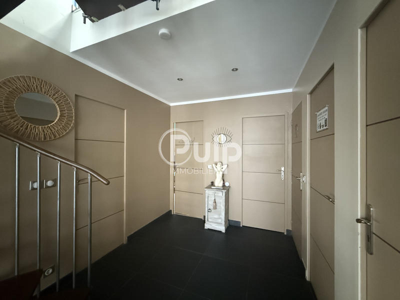 Maison - 194 m² - 7 pièces