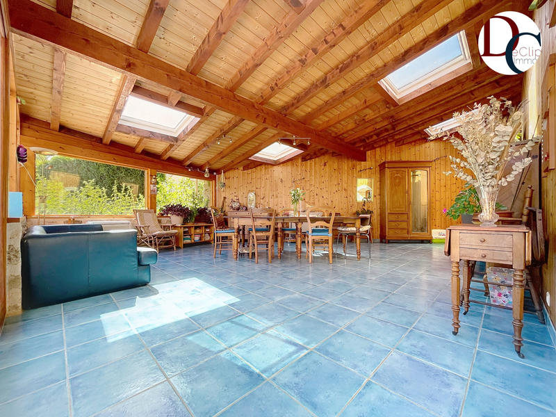 Maison - 183 m² - 7 pièces