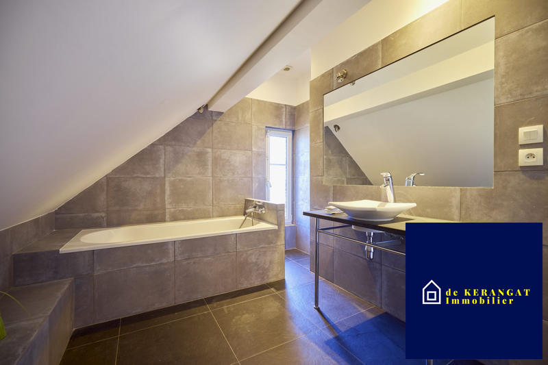 Maison traditionnelle - 160 m² - 7 pièces