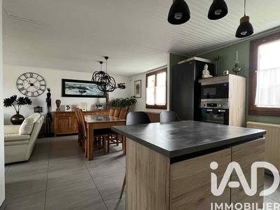 Maison - 99 m² - 4 pièces