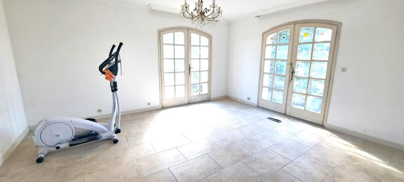 Propriété - 286 m² - 9 pièces