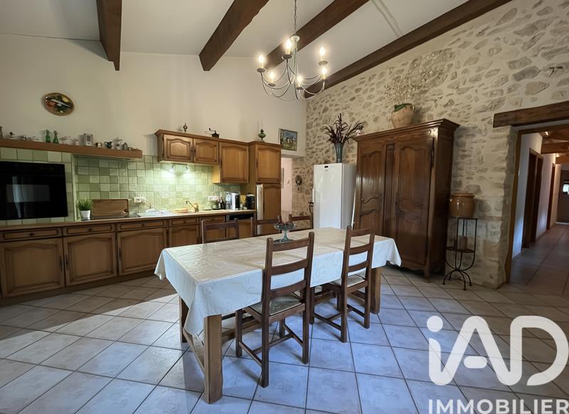 Maison - 289 m² - 12 pièces
