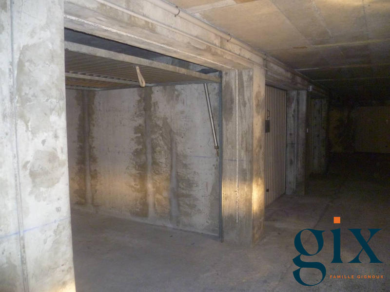 Parking / Garage - 14 m²