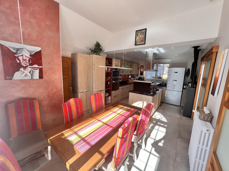 Maison - 320 m² - 9 pièces