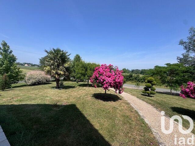 Maison - 205 m² - 7 pièces