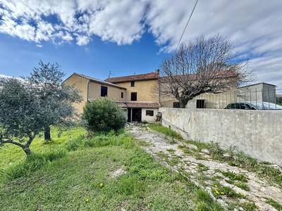 Maison - 167 m² - 8 pièces