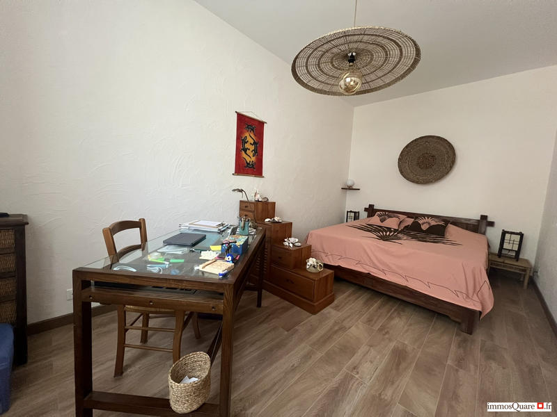 Maison - 200 m² - 6 pièces