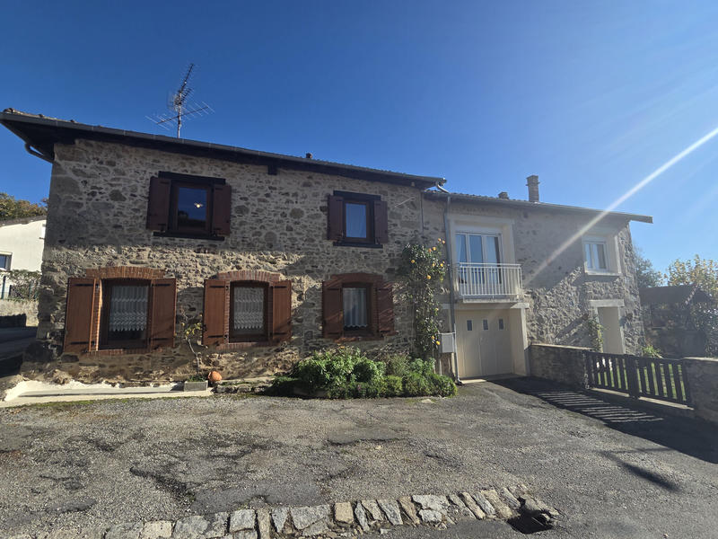 Maison de village - 171 m² - 10 pièces