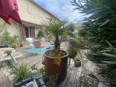 Maison - 233 m² - 9 pièces