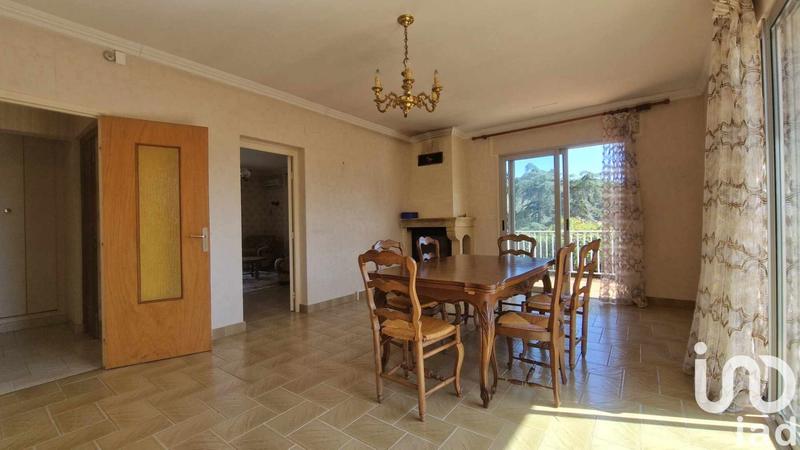 Maison - 241 m² - 10 pièces