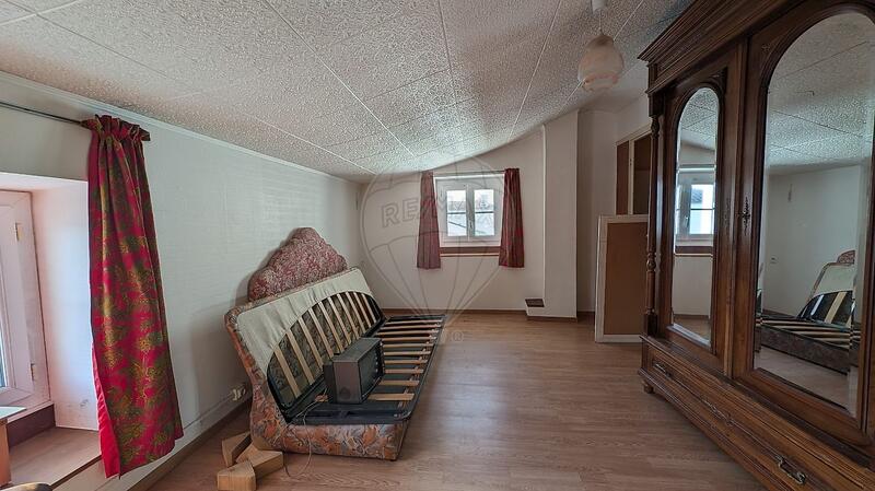 Maison - 280 m² - 10 pièces