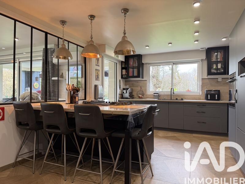 Maison - 150 m² - 8 pièces