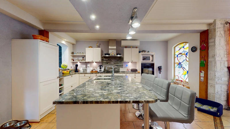 Maison - 131 m² - 7 pièces