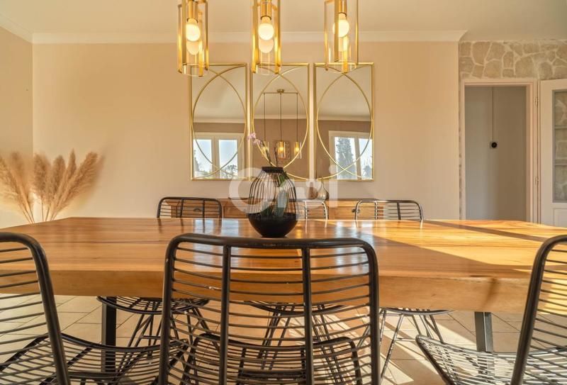 Maison - 206 m² - 6 pièces