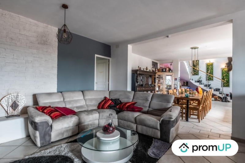 Maison traditionnelle - 380 m² - 10 pièces