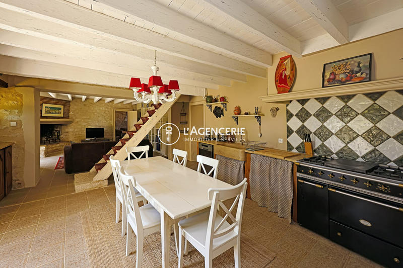 Maison - 360 m² - 12 pièces