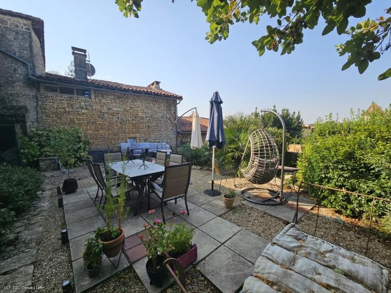 Maison en pierre - 108 m² - 4 pièces