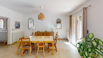 Villa - 204 m² - 6 pièces