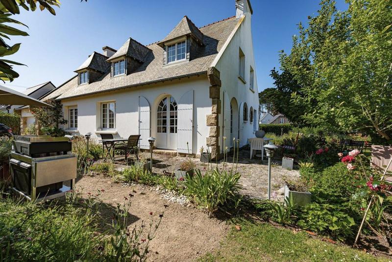 Maison - 182 m² - 9 pièces