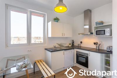 Chambre - 11 m² - 1 pièce