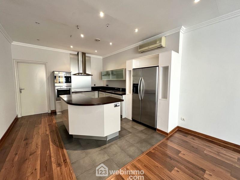 Appartement - 90 m² - 3 pièces