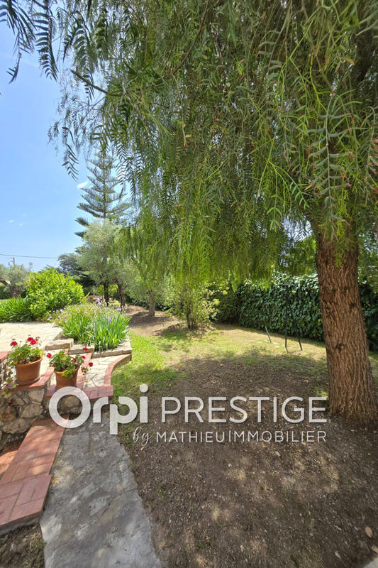 Villa - 245 m² - 8 pièces