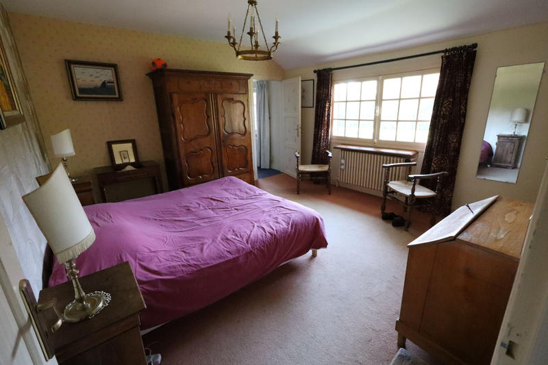 Propriété - 234 m² - 9 pièces