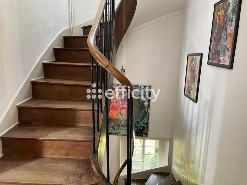 Maison - 169 m² - 7 pièces