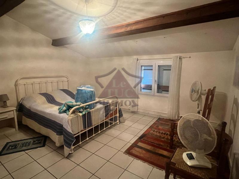 Villa - 221 m² - 9 pièces