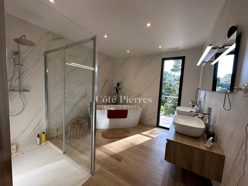 Villa - 200 m² - 5 pièces