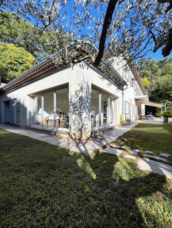 Villa - 433 m² - 12 pièces