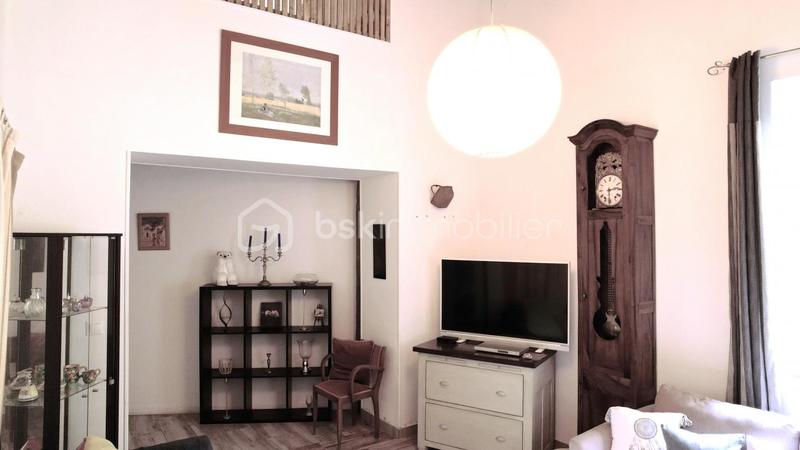 Demeure - 230 m² - 5 pièces