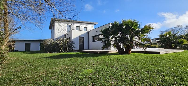 Villa - 180 m² - 5 pièces