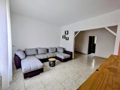 Maison - 99 m² - 5 pièces