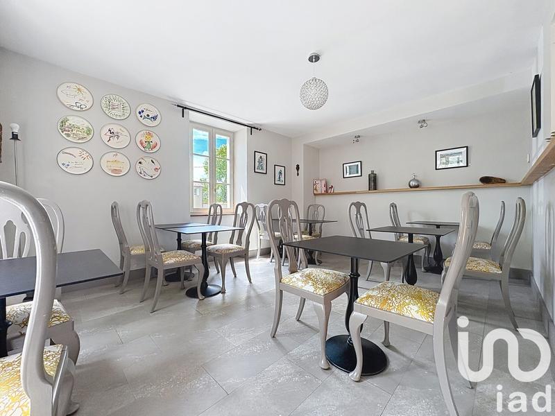 Maison - 238 m² - 8 pièces