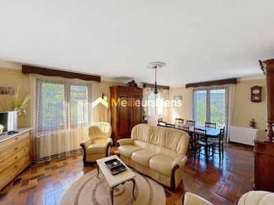 Maison - 148 m² - 9 pièces