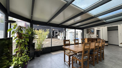 Maison - 210 m² - 7 pièces