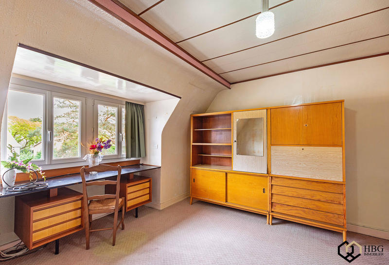 Maison - 310 m² - 13 pièces