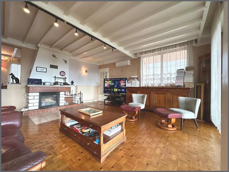 Maison - 226 m² - 7 pièces