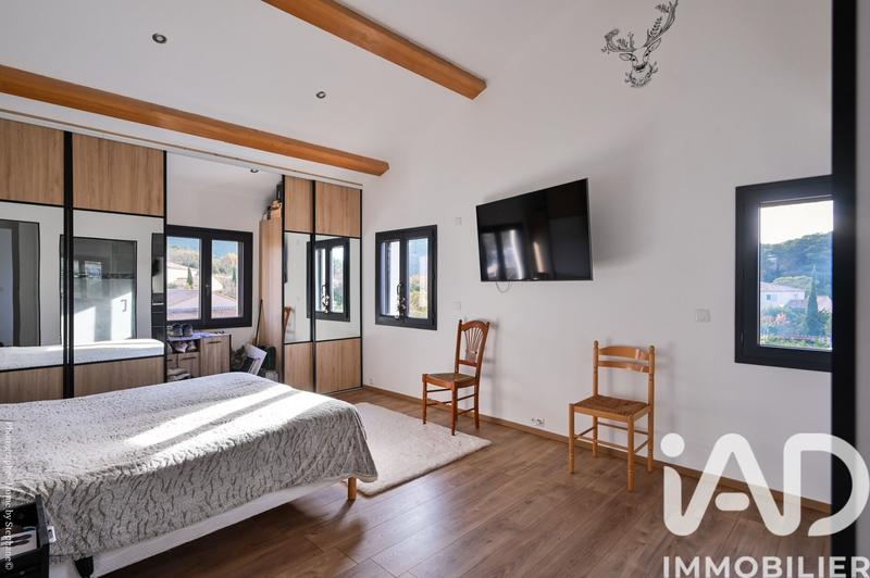 Maison - 180 m² - 8 pièces