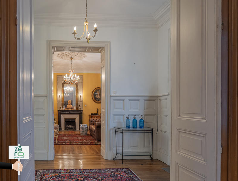 Maison - 311 m² - 12 pièces