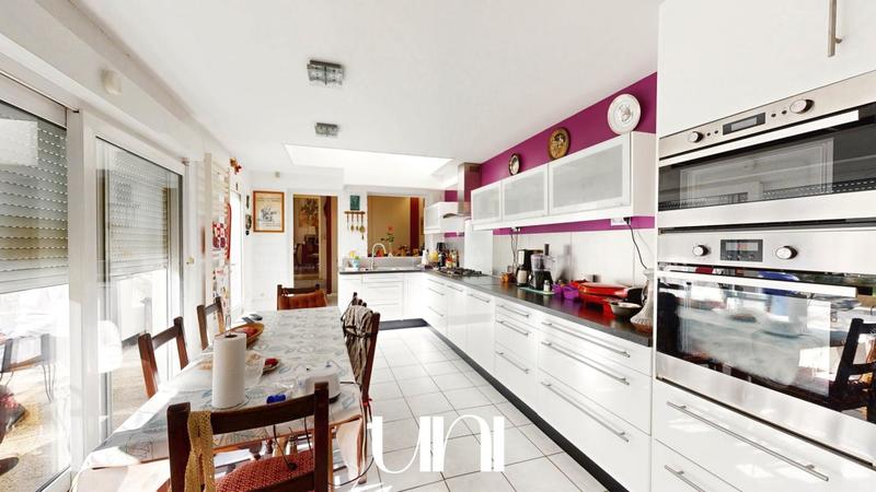 Maison - 172 m² - 7 pièces