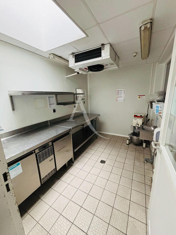 Local commercial - 700 m²