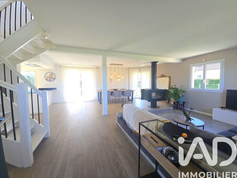 Maison - 144 m² - 7 pièces