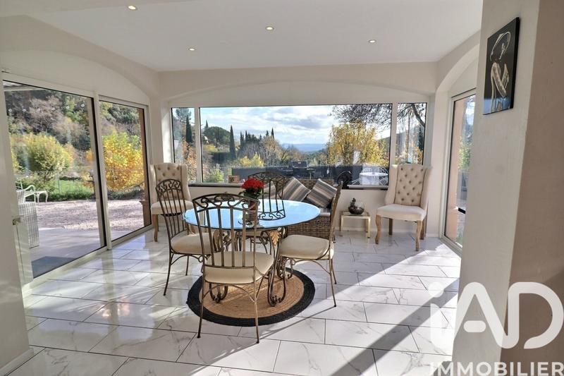 Maison - 187 m² - 5 pièces