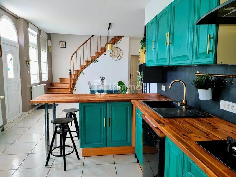 Maison - 220 m² - 6 pièces