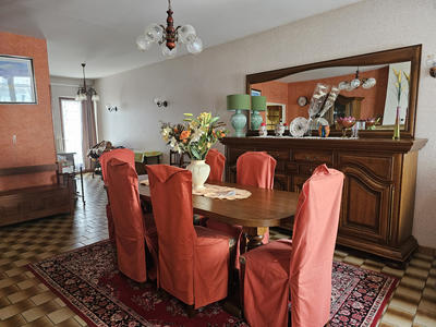 Maison - 220 m² - 7 pièces