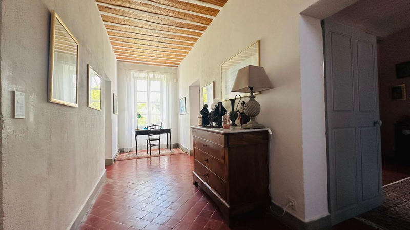 Maison - 300 m² - 9 pièces