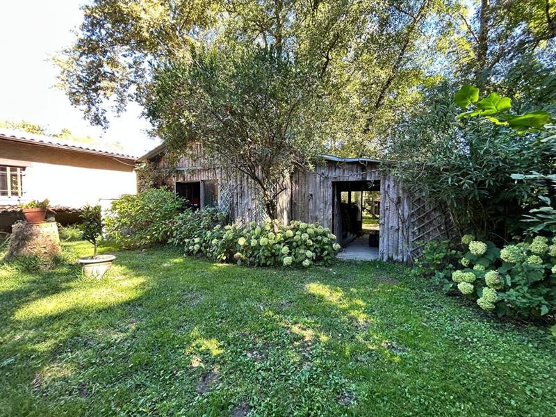 Propriété - 208 m² - 6 pièces