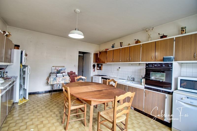 Propriété - 245 m² - 7 pièces